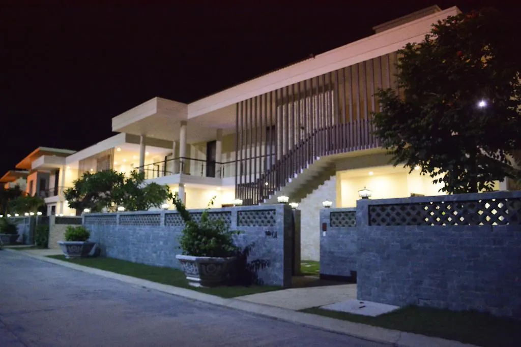 Diamond Bay Golf And Villas Nha Trang 5*,