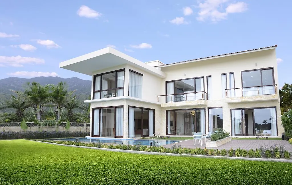 Diamond Bay Golf And Villas Nha Trang 5*,